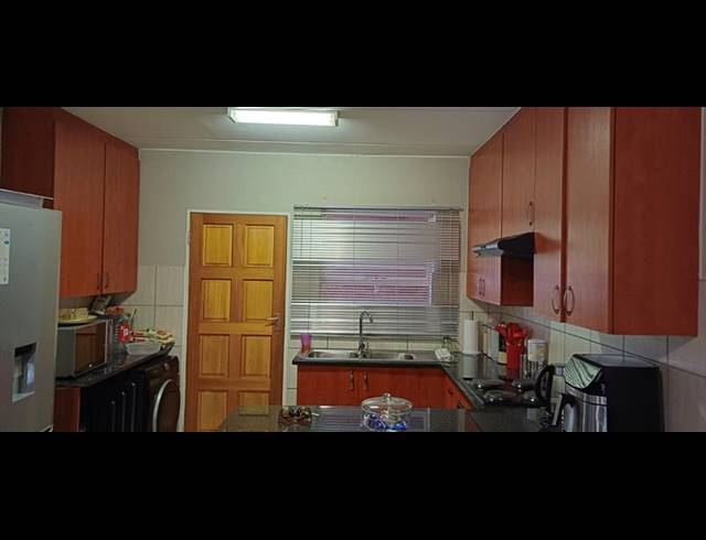 2 BEDROOM TOWNHOUSE FOR SALE IN TERENURE